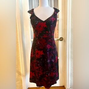 EUC SZ8 Elie Tahari Floral Cap sleeve dress